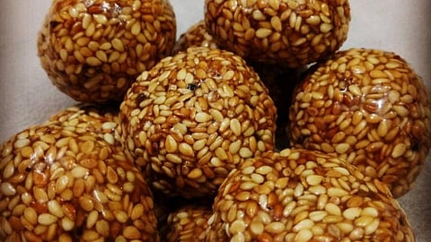 Gul Til Ladoo