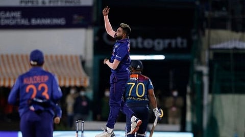 Mohammed Siraj Bold Danushka Gunathilaka Watch Wicket