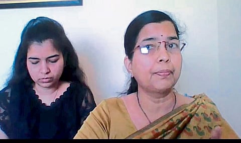 ‘मुलगी जन्मताच कर्णबधिर असल्याचे तीन महिन्यांनंतर समजले तर, सर्वांनाच धक्का बसला. ऐकू येत नसल्यामुळे बोलताही येणार नाही, असे डॉक्टरांनी स्पष्ट केले. मात्र, आई...