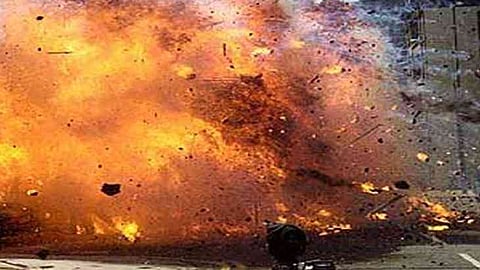 भोसरीत आपटी बॉम्बचा स्फोट; 5 वर्षांच्या चिमुकलीनं गमावला जीव