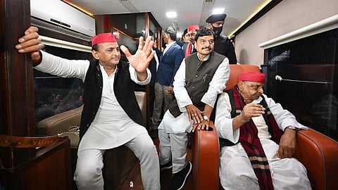 akhilesh shivpal and mulayamsingh yadav in one frame