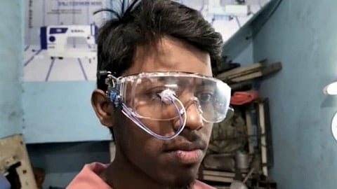नो डुलकी, नो अपघात! गुजरातच्या कॉलेज बॉयने बनवला भन्नाट चष्मा