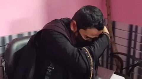 As a boy used to molest girls by wearing burqa police arrested him