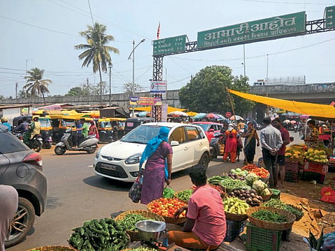 मुख्यालयात गैरसोयींचा ‘बाजार’