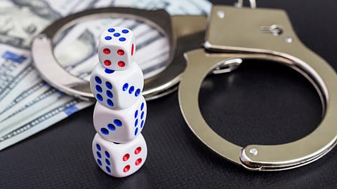 Raid on gambling den latest marathi news