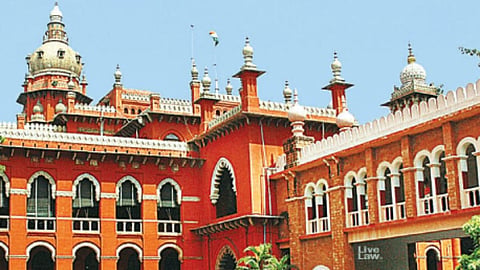 सर्वोच्च काय? देश की धर्म?