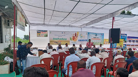 NMIMS चे शेतकऱ्यांना प्रशिक्षण व माहिती