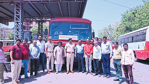 400 employees present at ST Depot Nandurbar news