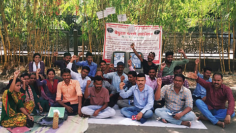विद्यार्थ्यांचे दुसऱ्यांदा बेमुदत धरणे आंदोलन