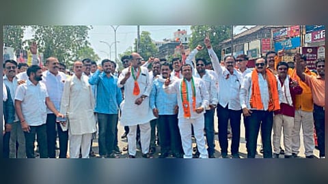 Akola BJP road Block movement for OBC reservation