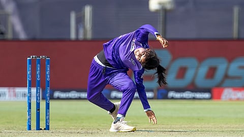 Women T20 Challenge : माया सोनवणेची अतरंगी बॉलिंग अॅक्शन व्हायरल