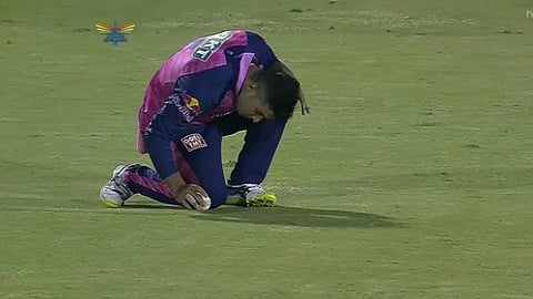 fans trolled riyan parag