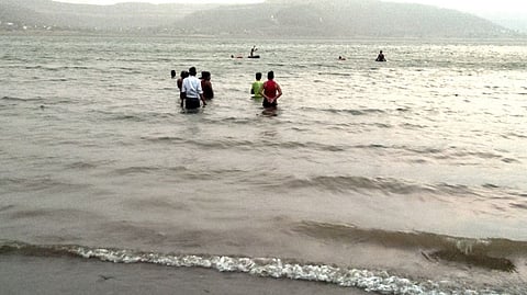 4 students drowned swimming Chas dam pune