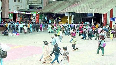 Pune station passenger