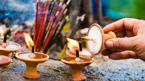 a girl cut her tongue and offered it to goddess)