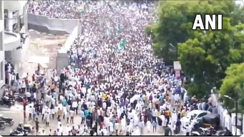 protest in all over country delhi mumbai aurangabad solapur over controversial remarks on prophet muhammad