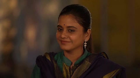 Actress Hemangi Kavi
