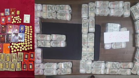 ED Action 2.82 crore and gold coins found in Jains friends house