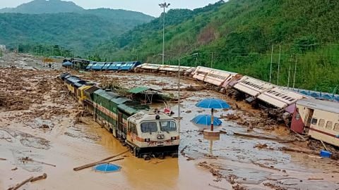 amir khan, arjun kapoor and many bollywood celebrities gave economic help for assam floods