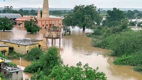 Rain in nanded parbhani hingoli river overflow flood bridge collapse ndrf