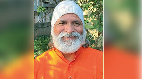 Pragya Deepak Kelkar writes about her guru Atmayoga Guru Doctor Samprasad Vinod