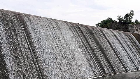 Garbardi dam overflowing near Raver.