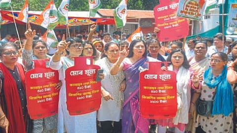 Demonstration of power Congress nationwide agitation against inflation unemployment