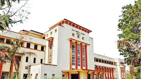 Nagpur shortage of bandage medicines in medical mayo Government Hospital