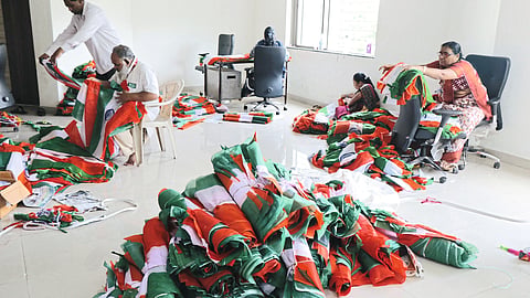 Indian Flag Selling by NMC latest marathi news