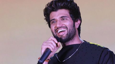Vijay Deverakonda now afraid of boycott bollywood trend, now narrating story of his struggle.
