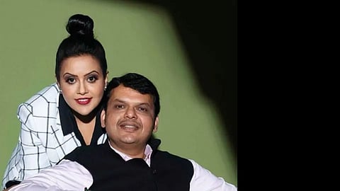 deputy cm devendra fadanvis wife amruta fadanvis in bus bai bus show on zee marathi