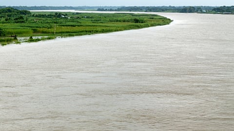 boat capsized in bangladesh river 23 killed several dozen more missing