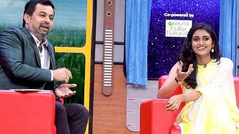 actress rinku rajguru participate in bus bai bus show on zee marathi host by subodh bhave