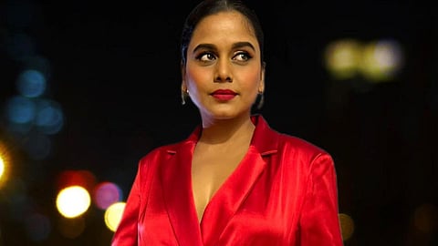 hemangi kavi shared post about her first love and her favourite red colour