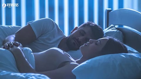 ऐकावं ते नवलचं! बायकोच्या अफेयरचं पडलं स्वप्न; संशयित पतीनं थेट पत्नीला...