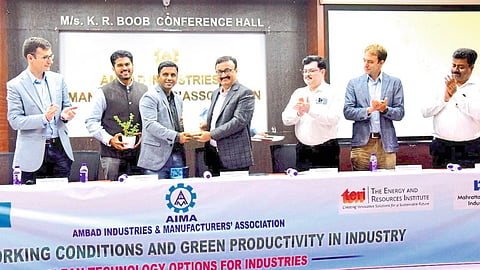 Municipal Commissioner Dr. Honorable while felicitating Chandrakant Pulkundwar.