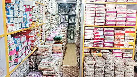 silence in bangle shop.