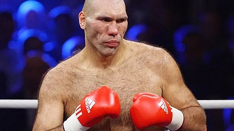 Russian 7 Feet Tall Boxer nikolai valuev Will Fight Ukraine War