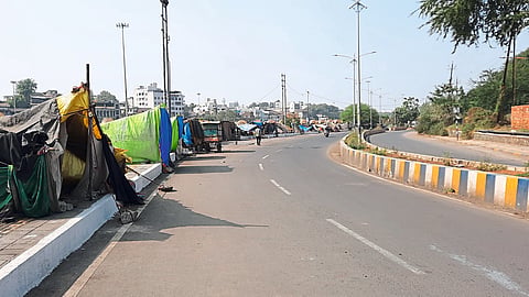 Panchavati: Encroachment of huts on the Shahi road here