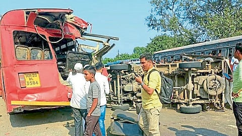 Ahmednagar Accident