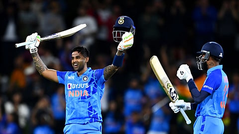 ind vs nz 2nd t20 virat kohli tweet after suryakumar yadav 100 off 49 balls against new Zealand