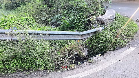 A demolished road to Tapovana.