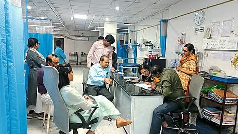 Medical team of the Municipal Corporation while taking action at Shri Balaji Super Specialty Hospital.
