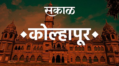 बाळेघोलमधील प्राथमिक शाळेच्या विद्यार्थ्यांना शूज वाटप