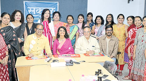 Actors Amrita Subhash, Sandesh Kulkarni, Mangesh Kakad, Jaiprakash Jategaonkar etc. along with Tanishka members in morning dialogue program.