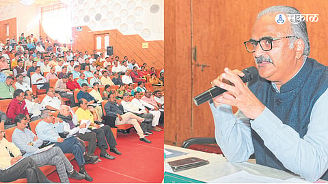 Guiding training held on Monday, Registrar Dr. Vinod Patil; Officers and staff in front.