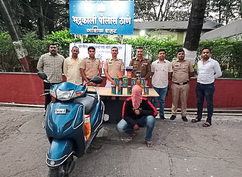 Nashik : Nylon manja seized from the suspect and senior officers, police personnel along with the suspects