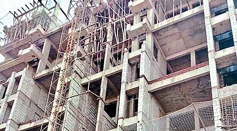 Jalgaon: Building under construction