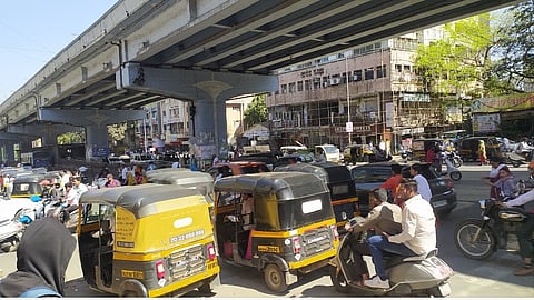 pune traffic dhankavadi transport traffic rule police