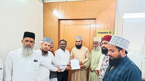 Shahar-e-Khatib along with clerics and Muslim brothers while giving a statement to the Collector's representatives